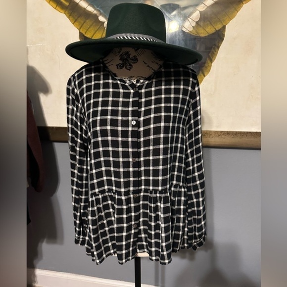 Rails Tops - Rails size xs. Black and white  like new. Anthropologie brand